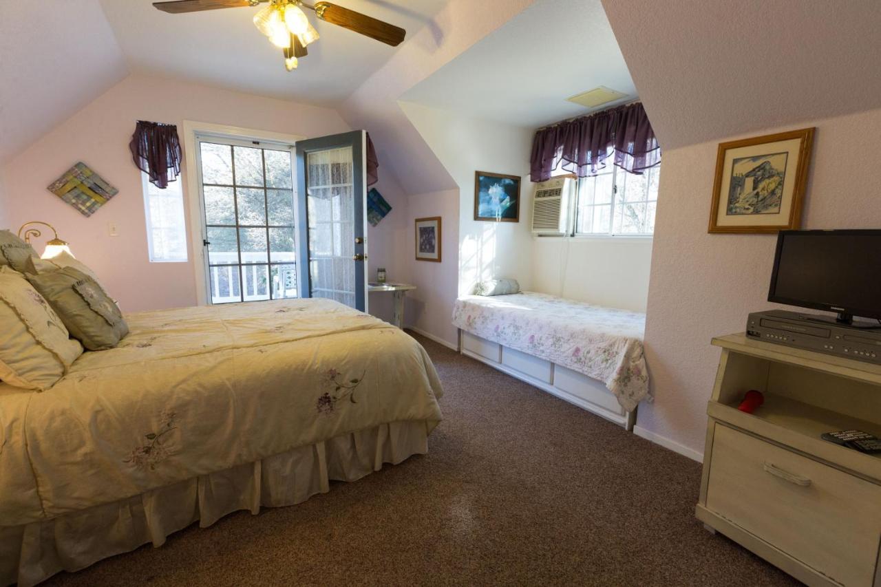 Apple Blossom Bed & Breakfast